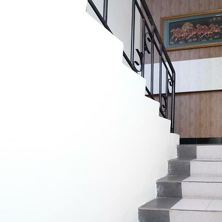 Отель Myzone Homtel Семаранг Экстерьер фото
