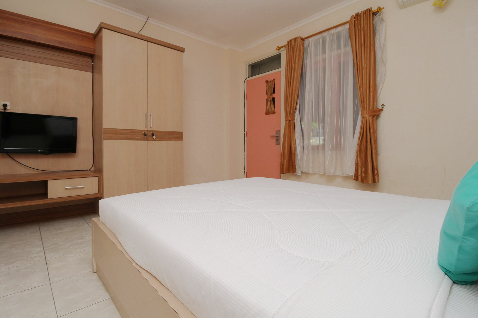 Отель Myzone Homtel Семаранг Экстерьер фото