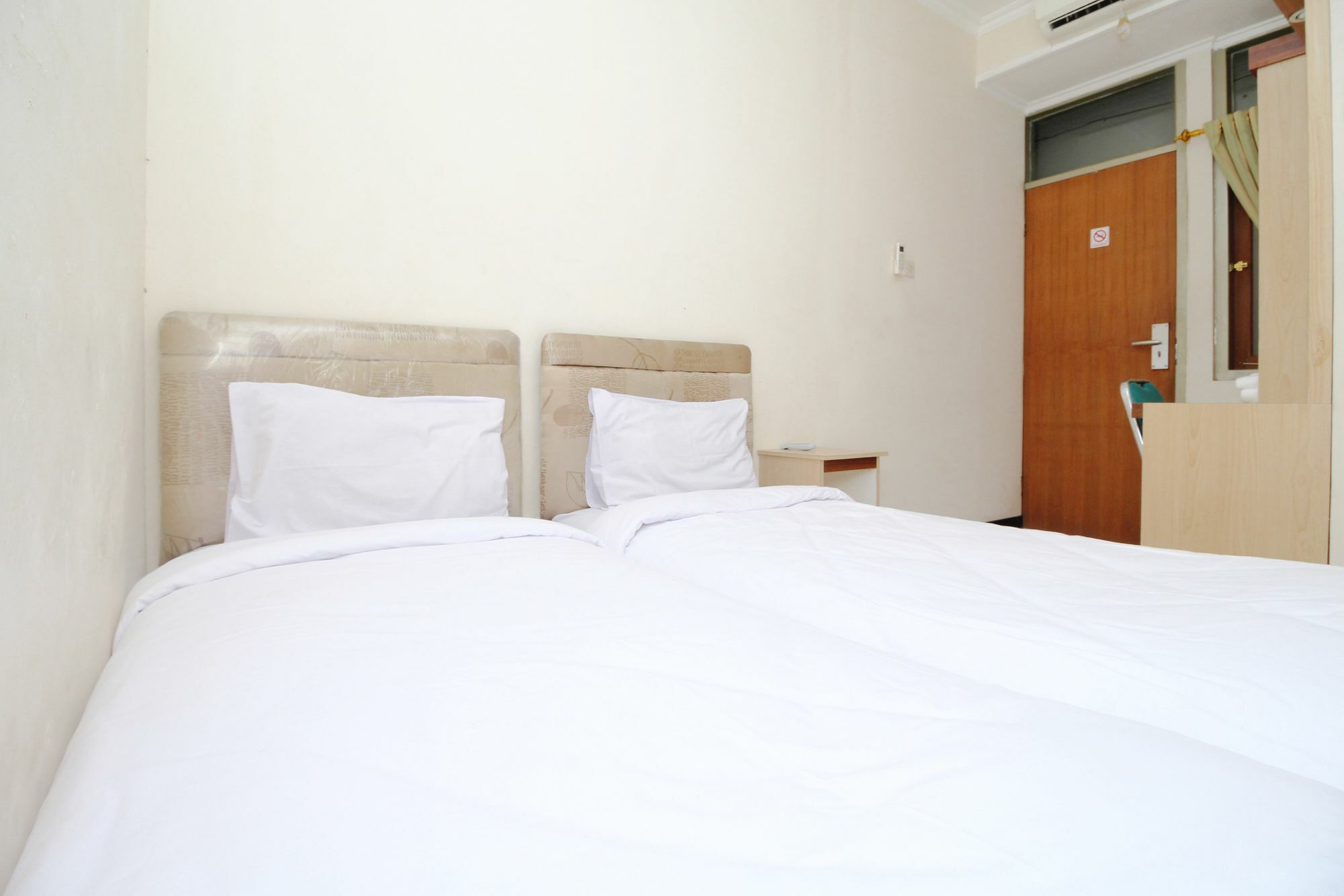 Отель Myzone Homtel Семаранг Экстерьер фото