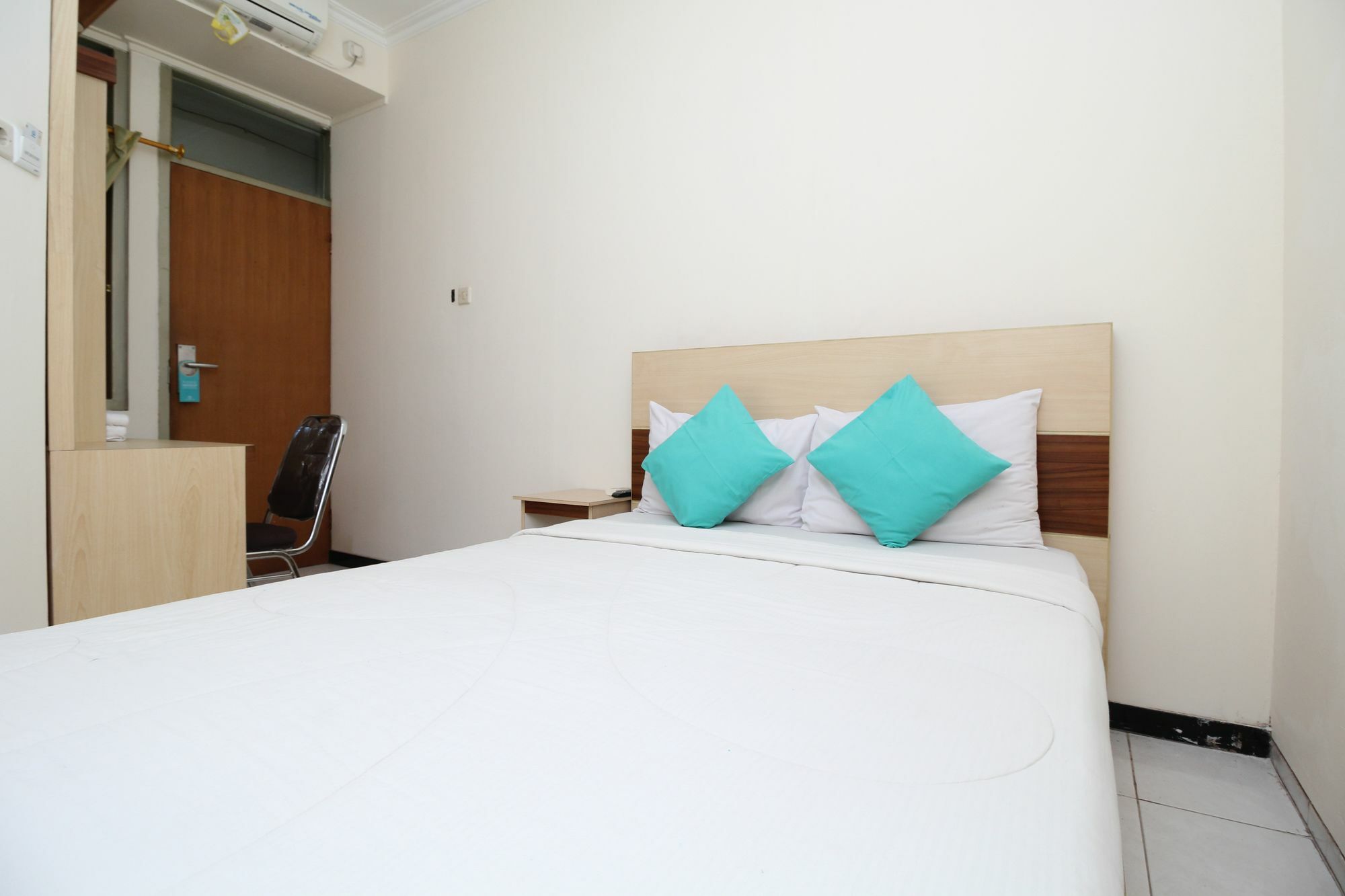 Отель Myzone Homtel Семаранг Экстерьер фото