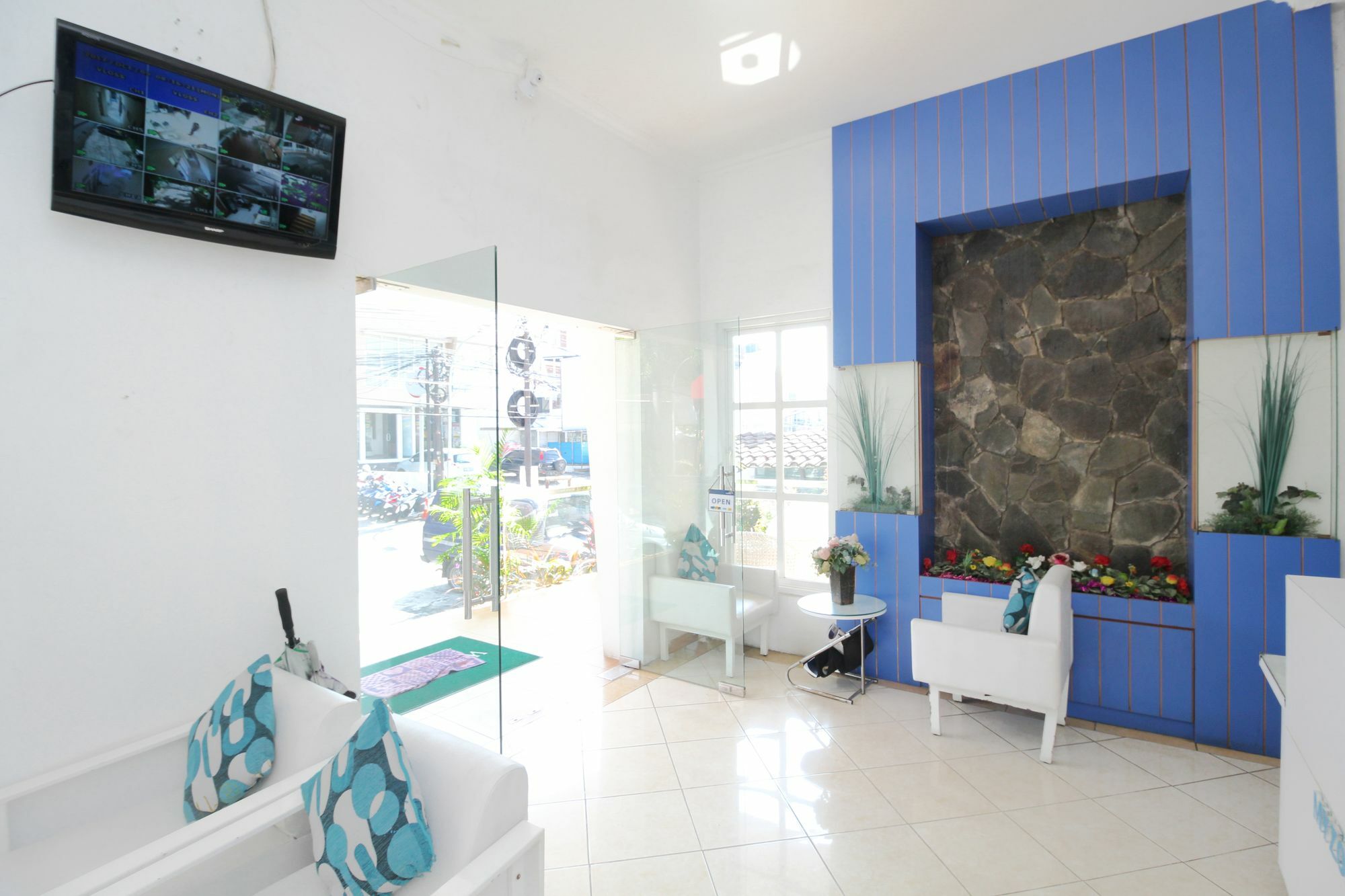 Отель Myzone Homtel Семаранг Экстерьер фото