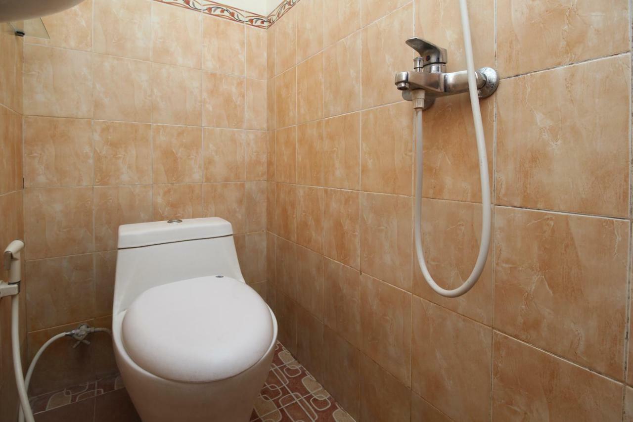 Отель Myzone Homtel Семаранг Экстерьер фото